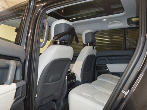 Certified 2025 Land Rover Defender 110 S AWD/4WD image 36
