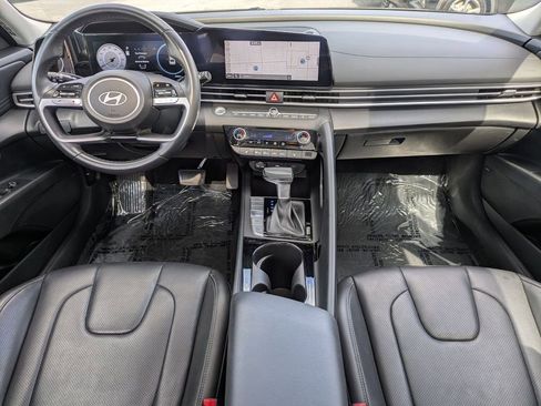Used 2025 Hyundai Elantra Limited FWD image 22