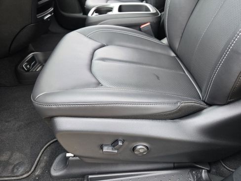 New 2026 Chrysler Pacifica Select image 24