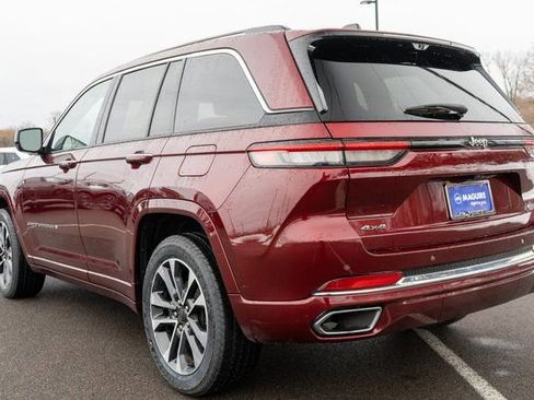 Used 2023 Jeep Grand Cherokee Overland w/ Luxury Tech Group IV AWD/4WD image 8