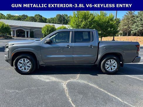 Used 2023 Nissan Frontier SV w/ SV Premium Package RWD image 8