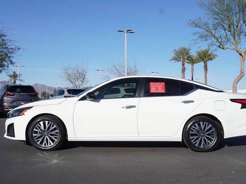 Certified 2025 Nissan Altima 2.5 SV image 2