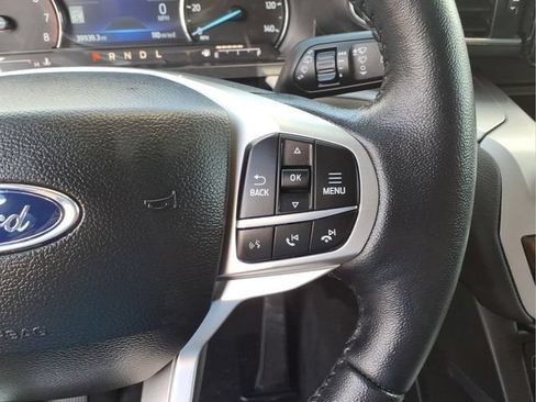 Used 2023 Ford Explorer XLT w/ Equipment Group 202A AWD/4WD image 17