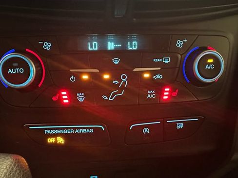 Used 2019 Ford Escape SE FWD image 14