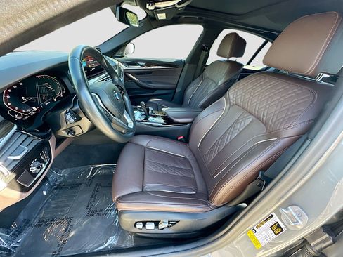 Certified 2023 BMW 540i w/ Premium Package image 21