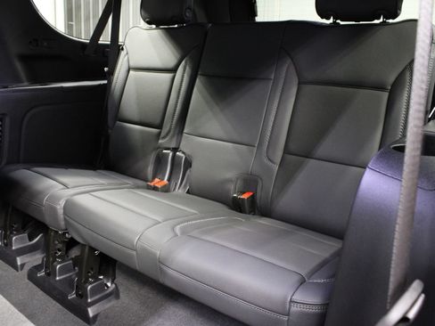 Used 2025 GMC Yukon XL Denali AWD/4WD image 18