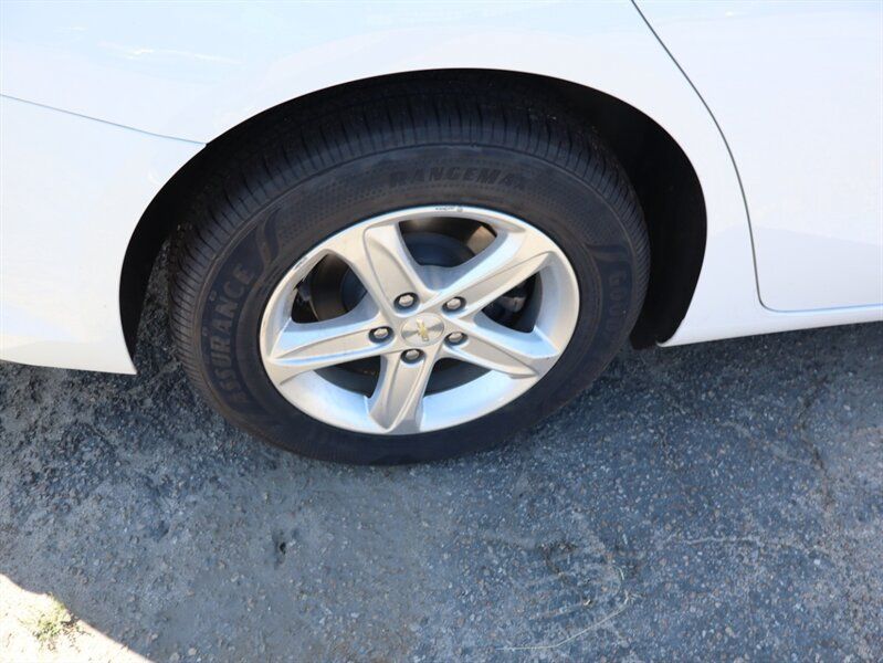 Used 2020 Chevrolet Malibu LS w/ Driver Confidence Package II FWD image 21