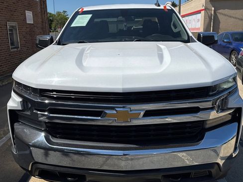 Used 2020 Chevrolet Silverado 1500 LT w/ Trailering Package image 2