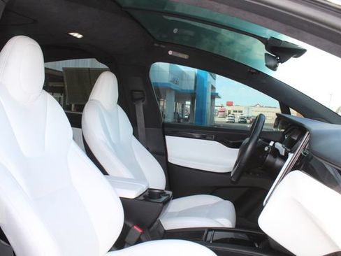 Used 2020 Tesla Model X Long Range AWD/4WD image 16