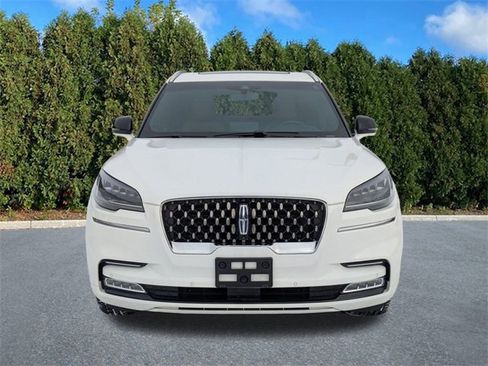 Used 2021 Lincoln Aviator Grand Touring w/ Elements Package Plus image 2