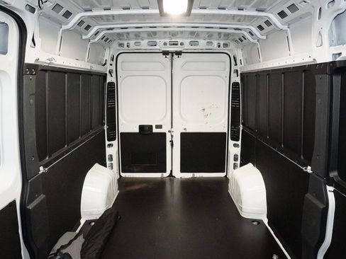 Used 2024 RAM ProMaster 2500 w/ Convenience Group image 22
