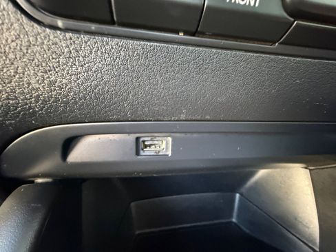 Used 2019 MAZDA MAZDA3 Sedan FWD image 31