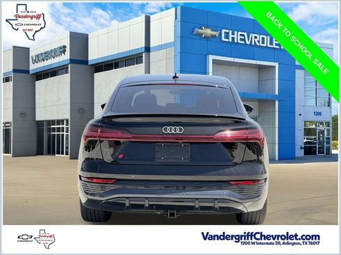 Used 2024 Audi Q8 e-tron Premium Plus AWD/4WD image 1