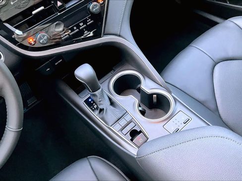 Used 2024 Toyota Camry XLE image 16