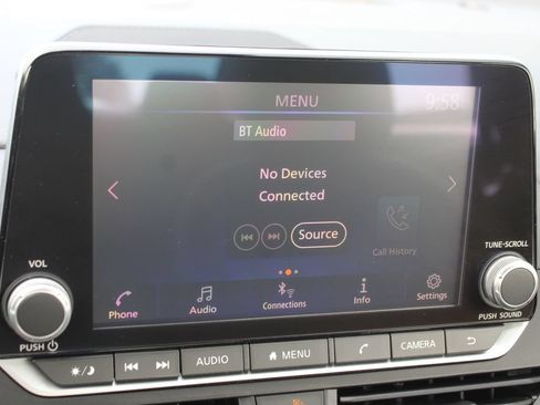 Used 2024 Nissan Altima 2.5 SV FWD image 25