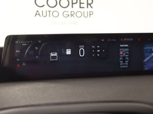 Used 2025 Ford Expedition Max Platinum image 4