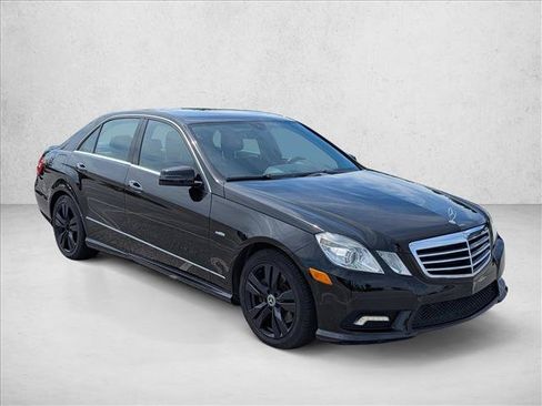 Used 2011 Mercedes-Benz E 350 BlueTEC Sedan image 3