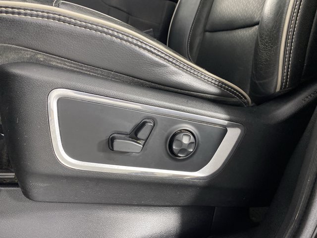 Used 2019 RAM 1500 Laramie AWD/4WD image 17
