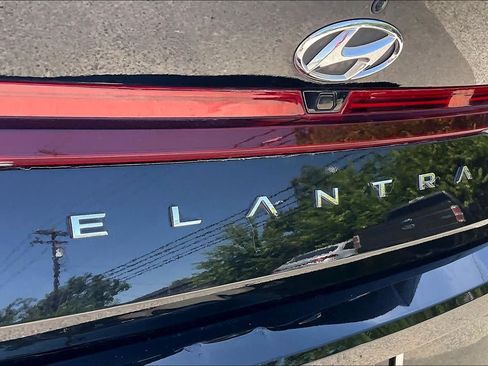 Used 2023 Hyundai Elantra SEL w/ Cargo Package FWD image 10