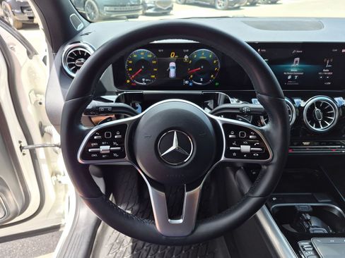 Used 2023 Mercedes-Benz GLA 250 4MATIC image 16