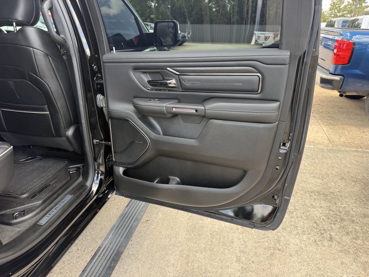 Used 2024 RAM 1500 Limited AWD/4WD image 16
