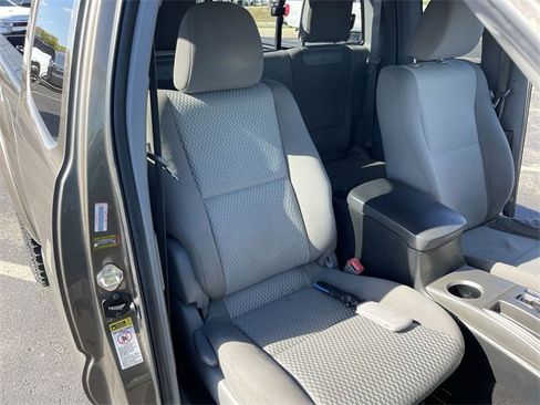 Used 2014 Toyota Tacoma 4x4 Access Cab image 23