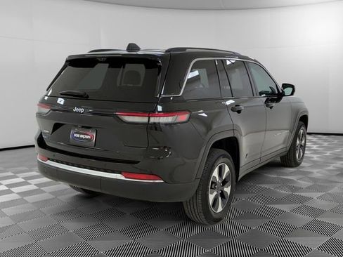 Used 2022 Jeep Grand Cherokee Limited 4xe w/ Luxury Tech Group II AWD/4WD image 5