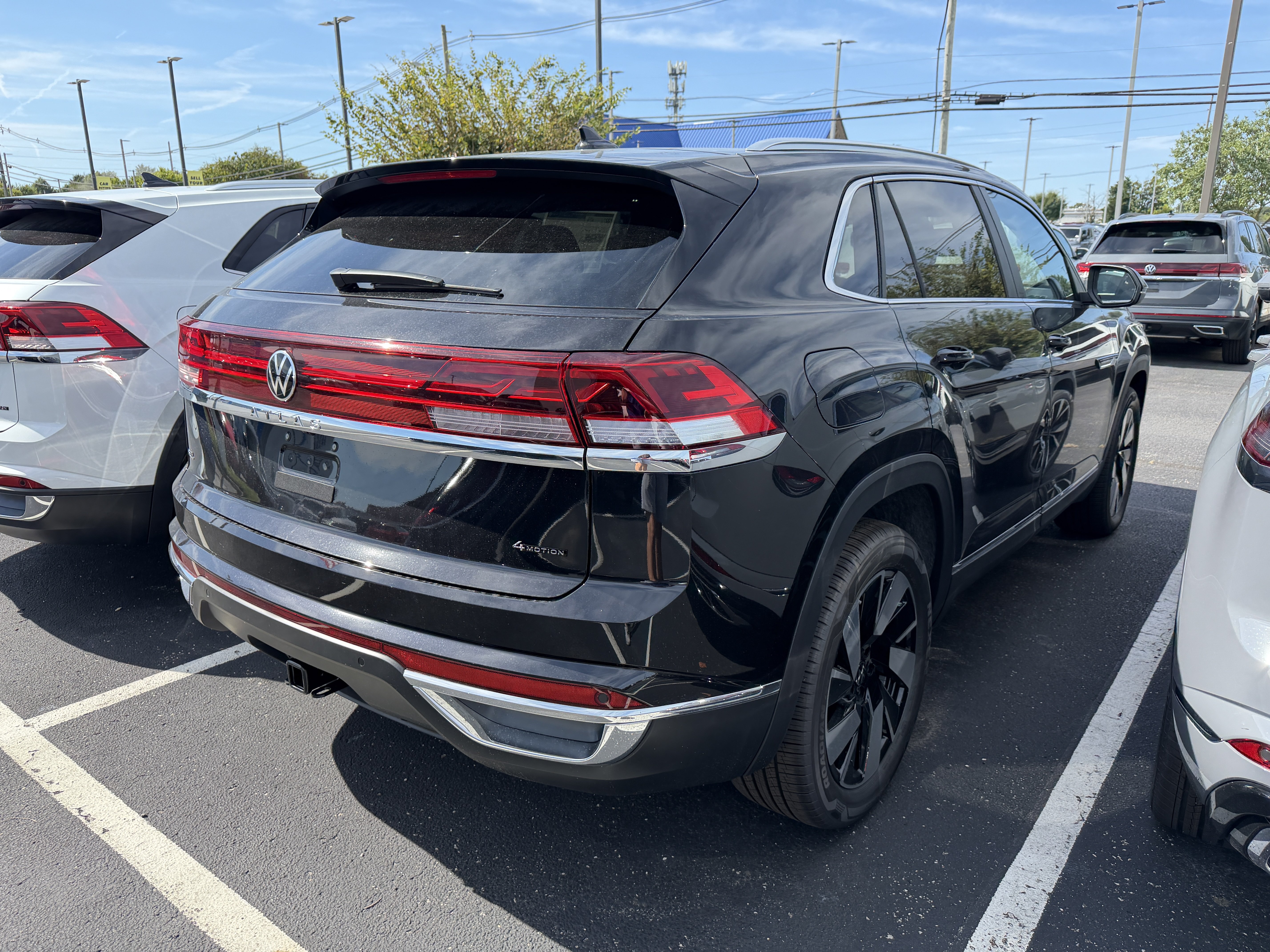 New 2026 Volkswagen Atlas Cross Sport SEL AWD/4WD image 7
