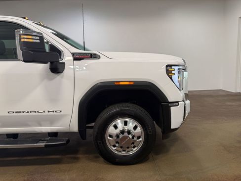 Used 2024 GMC Sierra 3500 Denali w/ Denali Reserve Package image 32