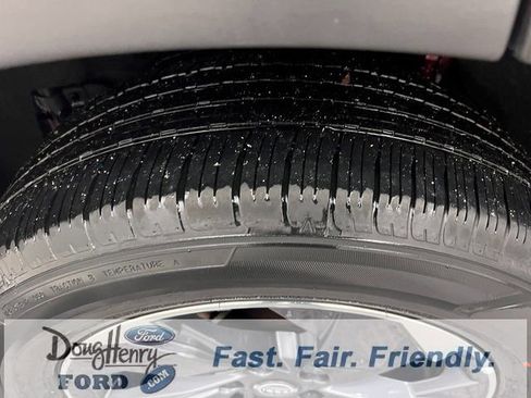 Used 2025 Nissan Rogue SV image 14