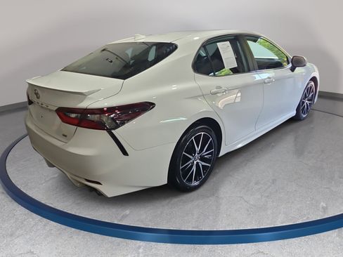 Used 2024 Toyota Camry SE FWD image 5