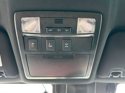 Used 2018 Toyota Tacoma SR image 28