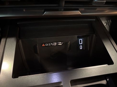 Used 2025 GMC Hummer EV 3X w/ LPO, Sport Package image 36