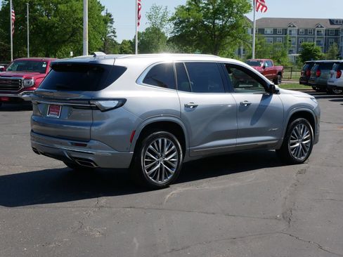 Used 2025 Buick Enclave Avenir w/ Super Cruise Package AWD/4WD image 4