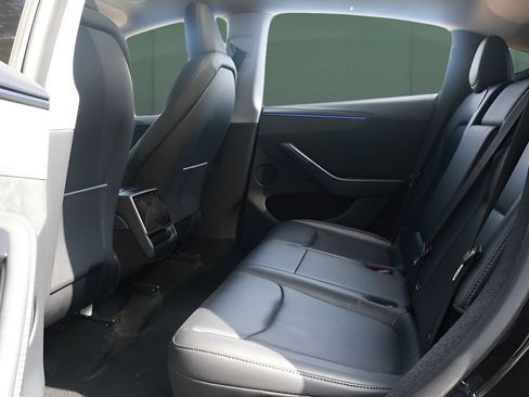 Used 2026 Tesla Model Y Long Range RWD image 23