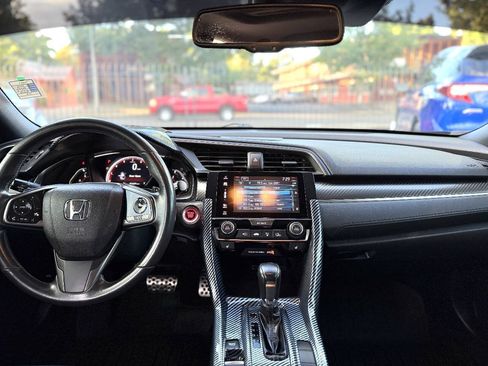 Used 2018 Honda Civic Sport Touring image 9