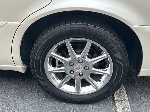 Used 2011 Cadillac DTS Luxury image 19