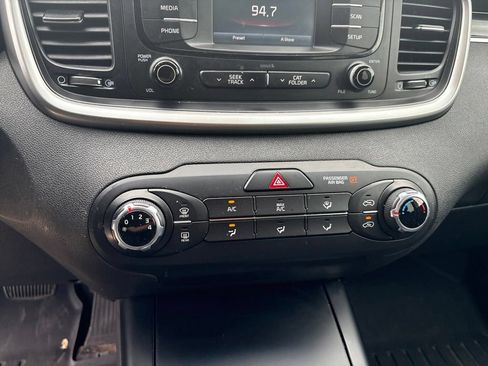 Used 2016 Kia Sorento AWD image 16