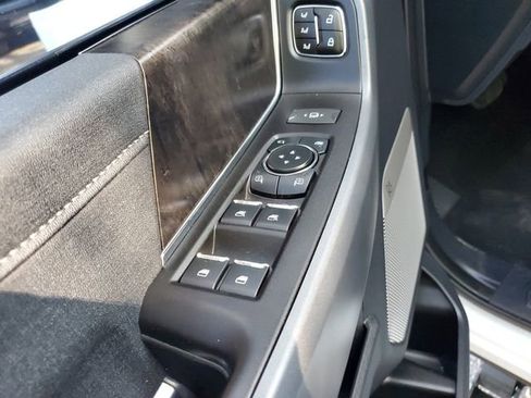Used 2023 Ford F250 Lariat w/ Lariat Ultimate Package AWD/4WD image 18
