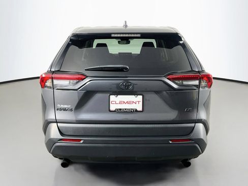 Used 2022 Toyota RAV4 LE FWD image 8