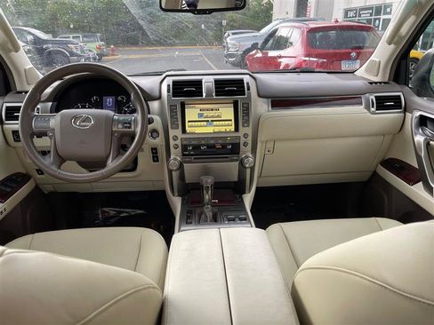Used 2011 Lexus GX 460 image 29