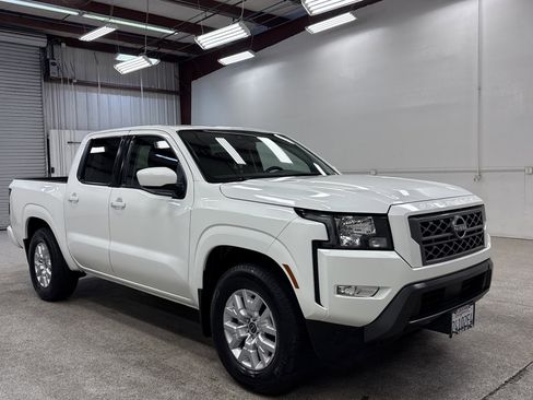 Used 2024 Nissan Frontier SV w/ SV Convenience Package image 33