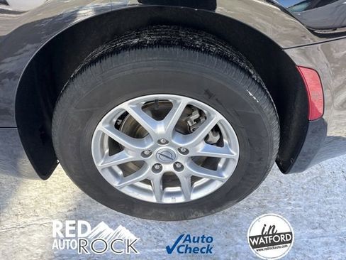 Used 2024 Chrysler Pacifica Touring-L image 10