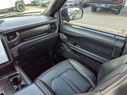 Certified 2023 Ford Expedition Limited image 18