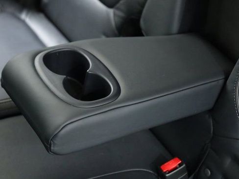 Used 2018 Mitsubishi Outlander SEL image 29