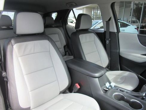 Used 2021 Chevrolet Equinox Premier image 8