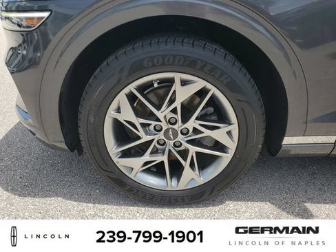 Used 2022 Genesis GV70 2.5T w/ Select Package AWD/4WD image 12