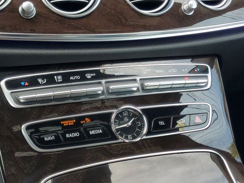 Used 2020 Mercedes-Benz E 350 4MATIC Sedan w/ Driver Assistance Package image 28