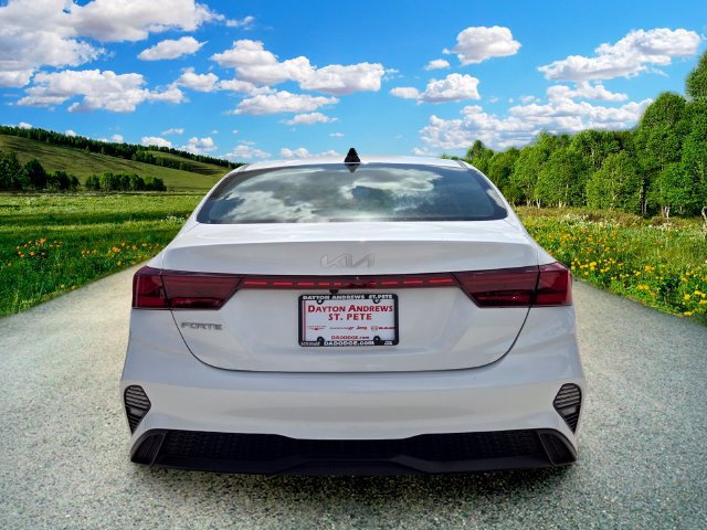 Used 2023 Kia Forte LXS FWD image 5