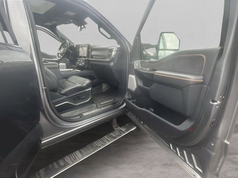 Used 2024 Ford F450 Platinum w/ FX4 Off-Road Package image 17